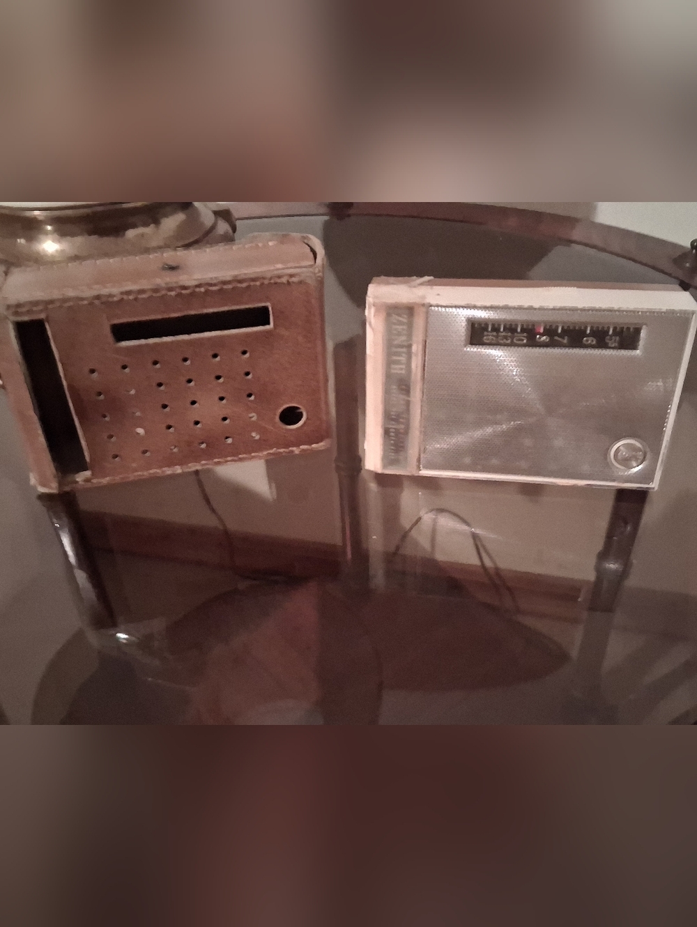 Zenith Portable Radio in Cream and Silver